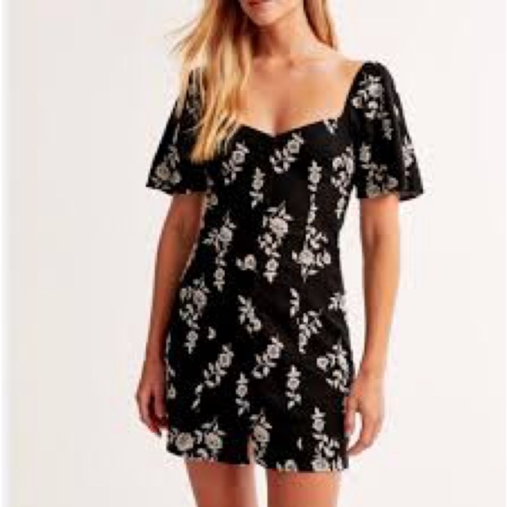 Abercrombie & Fitch | Black and White Floral Mini Dress